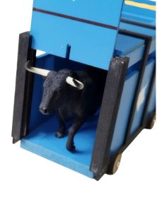 XL crate of toy bulls - Image 2