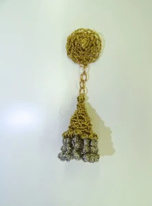 Broche Artisanale Pompon en fil de fer – Image 4