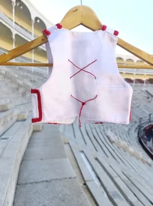 White and red vest for 4 year old boy - Image 2