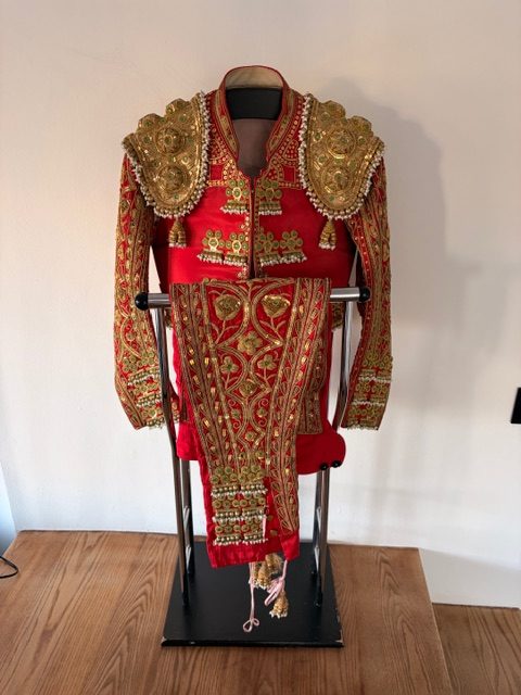 Traje de Luces Rojo y Oro4