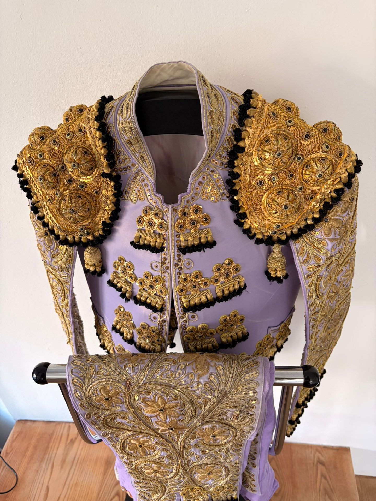 Habit de lumières mauve et or Habit de lumières mauve et or
