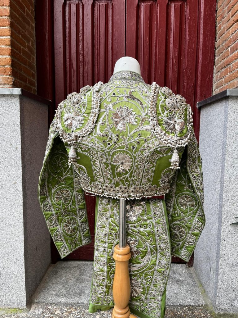 Traje de Luces Verde y Plata2